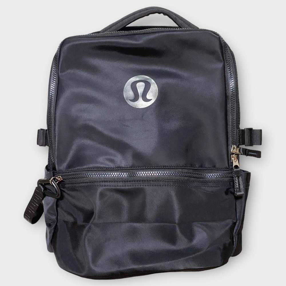 Lululemon New Crew Backpack 22 L with Keychain in Black - OPEN TO GOOD O…
